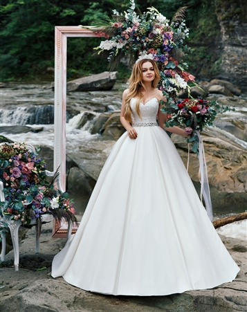 Budgetary wedding dress to make you beautiful