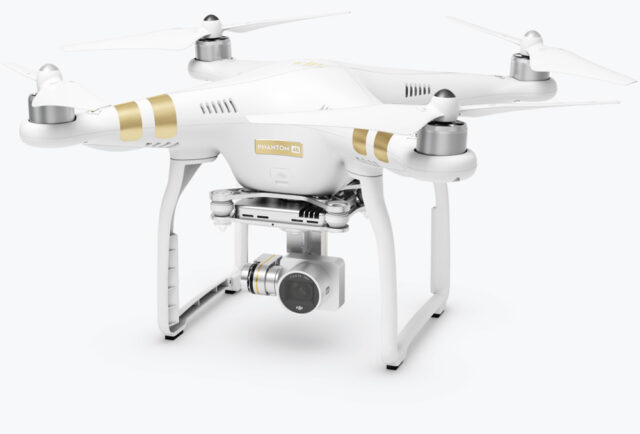 Features of the DJI Phantom 3 Advanced Quadcopter Drone